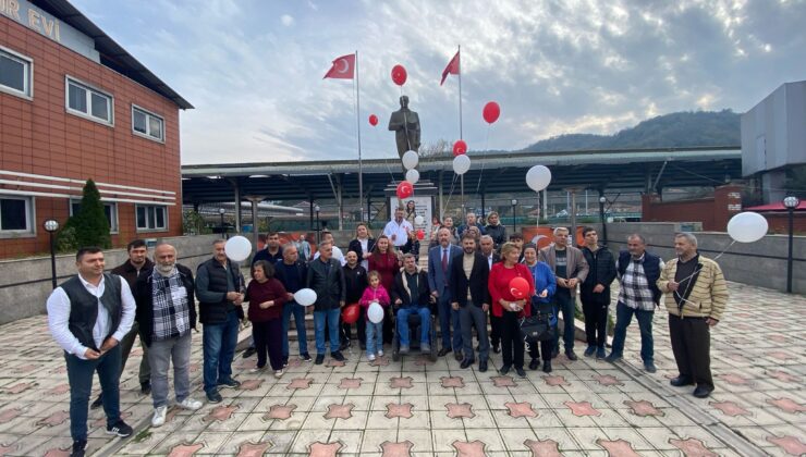 MHP İlçe Başkanlığı Lokma Dağıttı