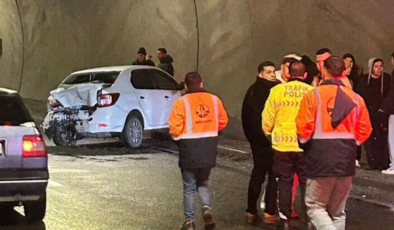Tünelde faciadan dönüldü: 3 araç birbirine girdi!
