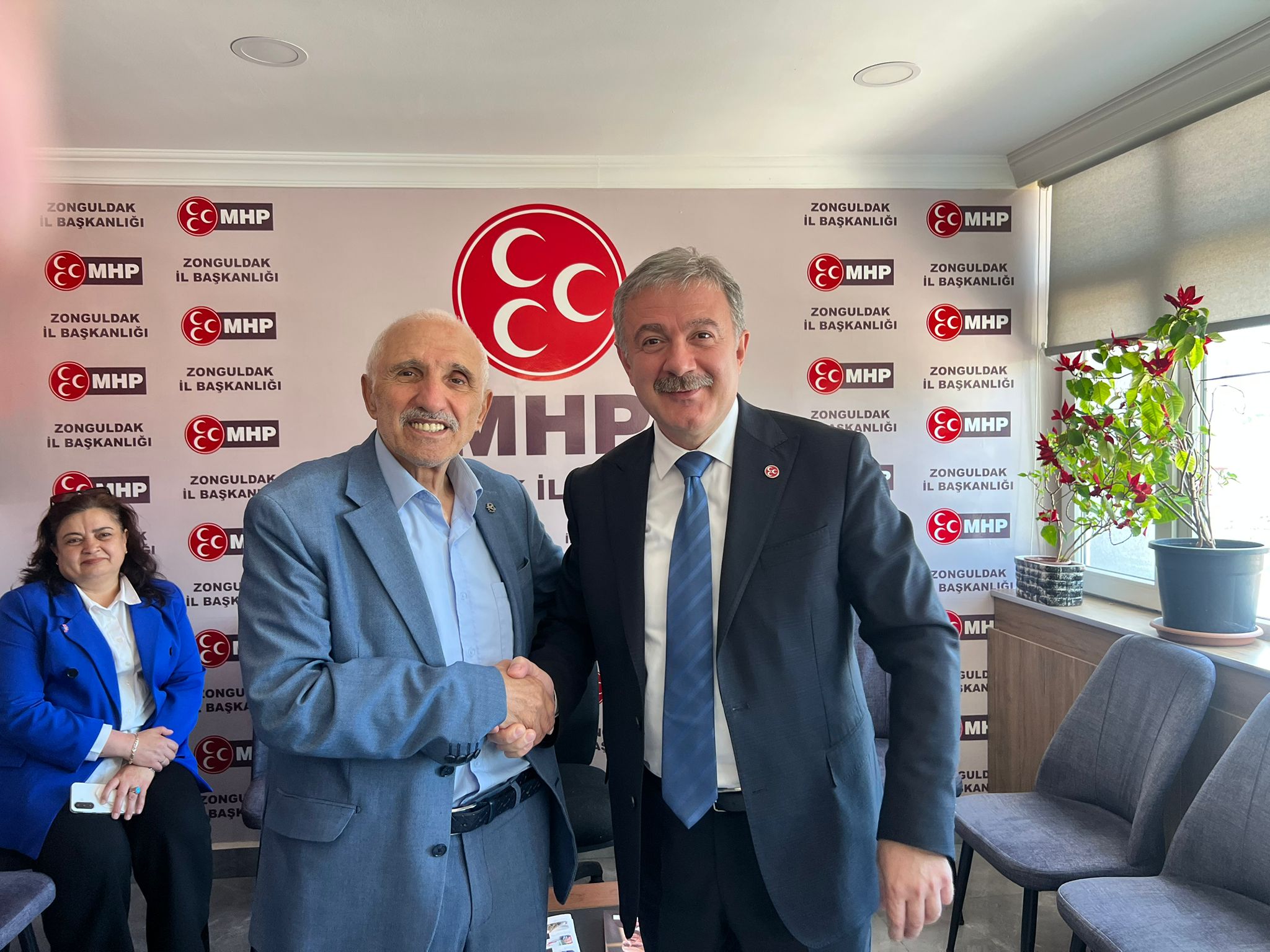 BABA OCAĞINDA GÜÇ BİRLİĞİ! NİHAT AYGÜN, MHP YÖNETİMİNİ YALNIZ BIRAKMADI